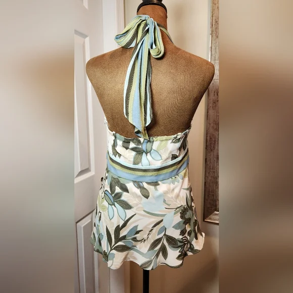 Ann Taylor Floral Halter Top with Blue and Green Accents 100% Silk Sz 8 - Picture 2 of 9